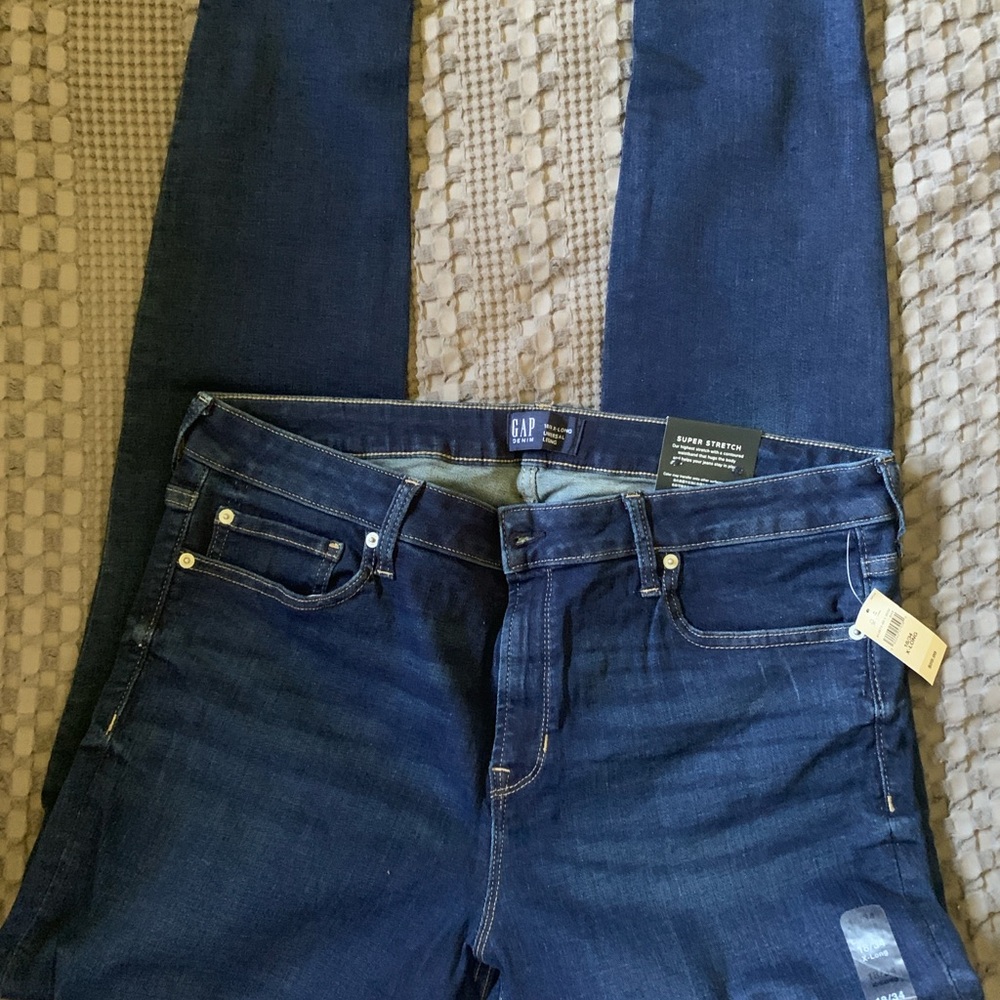 GAP Women's Dark Blue Skinny Jeans size. 18/Long